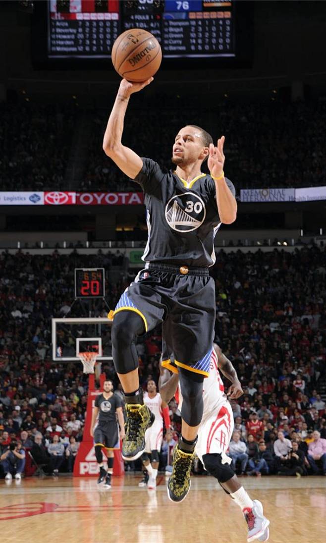 朗尼克：这是欧洲杯后最重要的一场比赛，要专注于这90分钟（朗尼克：欧洲杯后最关键一战，必须全神贯注打好这90分钟）