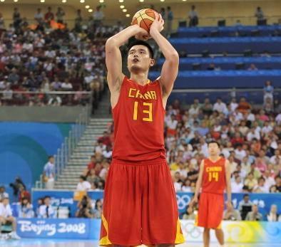 状态火热！库兹马17中13轰赛季新高31分（库兹马手感爆棚：17投13中砍下赛季最高31分）