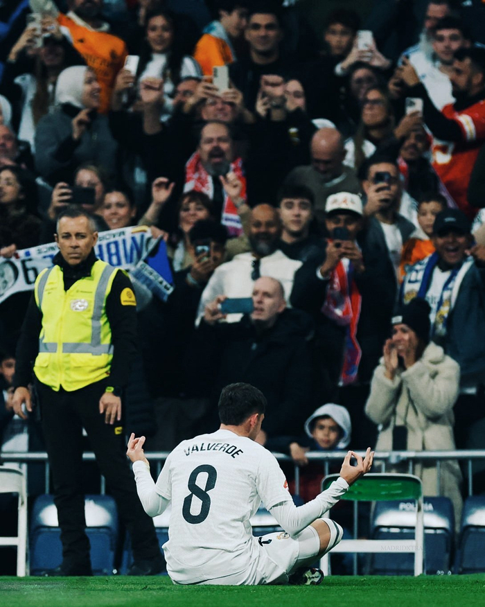 黑马加冕！苏超官方合作伙伴中国平安祝贺“苏超”泰州队夺...（荣耀登顶！苏超官方合作伙伴中国平安向泰州队夺冠致贺）