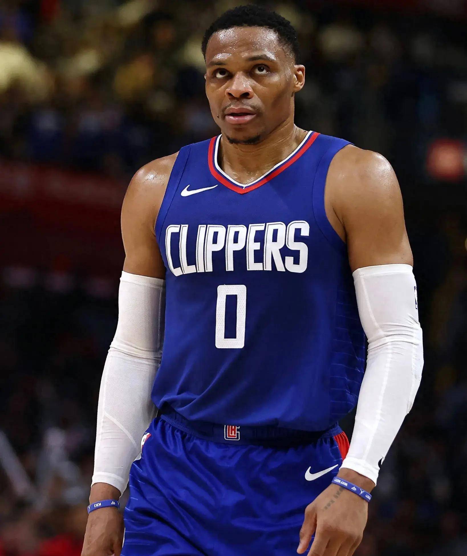 英超：利物浦客场3-2险胜诺维奇（英超：利物浦客场3比2险过诺维奇）