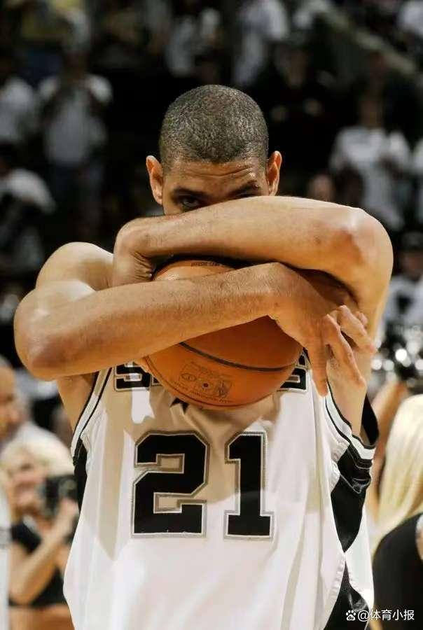 欧冠改制后连续3场破门最年轻榜单：17岁卡尔居首，姆巴佩次席（欧冠改制后连续三场进球最年轻球员榜：17岁卡尔领跑，姆巴佩第二）