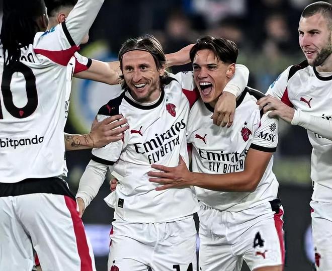 鹈鹕主帅：奎因经受申京考验越战越勇，年轻内线展现大心脏本色（鹈鹕主帅：奎因面对申京挑战愈战愈强，内线新星彰显大心脏特质）