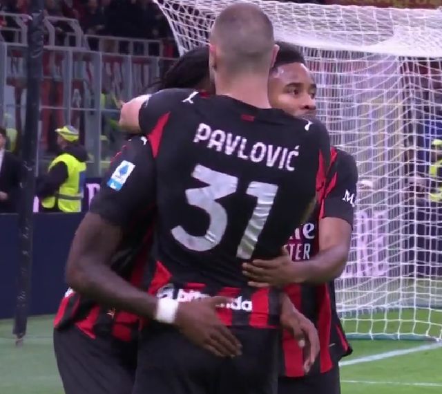 亚历山大阿诺德重回安菲尔德被狂嘘你怎么看？（亚历山大阿诺德重返安菲尔德遭满场嘘声，该如何解读？）