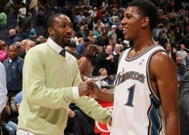 柔佛魔鬼主场绞杀残阵海港 中超冠军恐提前出局（柔佛魔鬼主场痛击残阵海港 中超冠军面临提前出局危机）