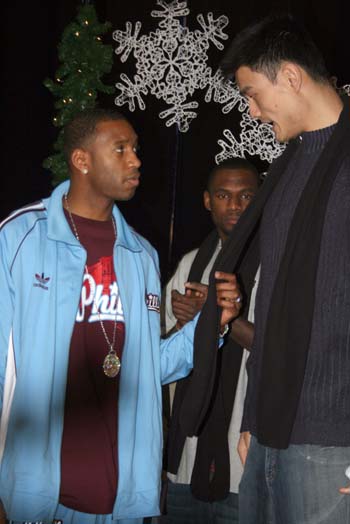 尼克斯骑士决胜6分钟：布伦森唐斯导演17分逆转 米切尔超远绝杀失败！（尼克斯末段6分钟完成17分逆转击败骑士：布伦森联手唐斯发威，米切尔超远绝杀偏出）