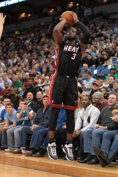 亨利：皇马半年就想换掉阿隆索太荒诞了，在那只会执教还不够（亨利：皇马仅半年就要换阿隆索太离谱，那里光会执教远远不够）