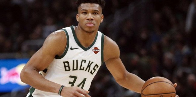 姆巴佩手指骨折不下火线！皇马精神传承者誓死一战 伯纳乌球迷爆发不满（姆巴佩带伤不下火线：皇马意志接班人誓拼到底，伯纳乌不满声四起）