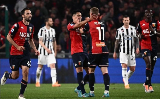 防守反击！刘泽一大帽宁鸿宇三分球 反击跟进补篮再拿两分（由守转攻！刘泽一封盖宁鸿宇三分，快下跟进补篮再添两分）