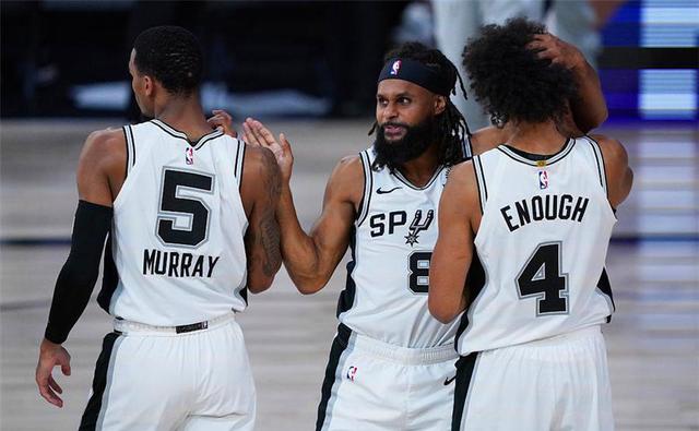 施洛特贝克：当灯光亮起、多特的主场沸腾时，我们很难被击败（施洛特贝克：灯光点亮、主场沸腾之时，多特几乎无人可挡）