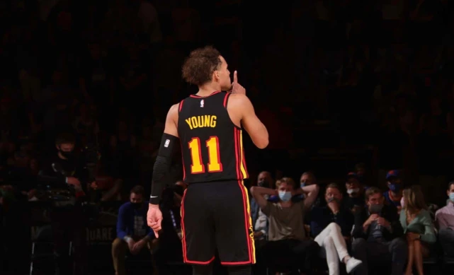 体育梗百科｜唐斯赛前摸奖杯尼克斯却未丢冠！真有“摸奖杯魔咒”吗？（体育梗大揭秘：唐斯赛前摸奖杯，尼克斯照样夺冠！“摸杯魔咒”究竟存在吗？）