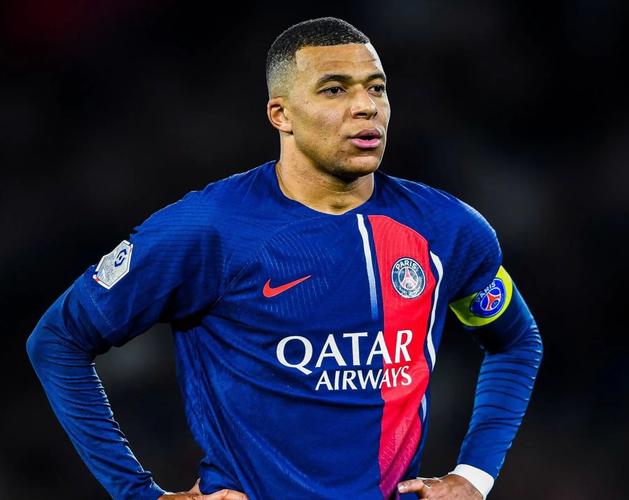 墨尔本城官方：莱基接受右髋关节手术，预计缺席三个月（墨尔本城：莱基已接受右髋手术，预计休战三个月）