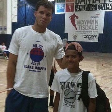 这球犯规吗？特雷·杨绝平不中&抗议公牛犯规，裁判拒绝回看（特雷·杨绝平未果怒指公牛犯规，裁判拒绝回看）