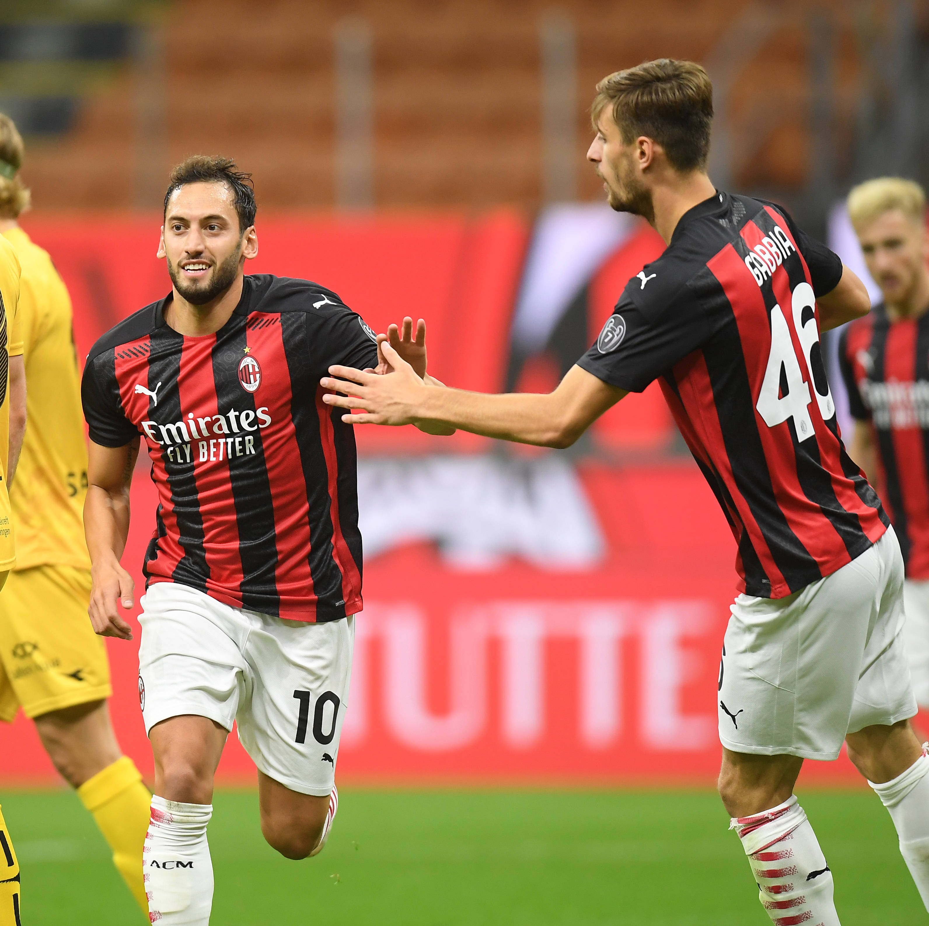 阿什拉夫荣膺2025年非洲足球先生，拉莫斯社媒发文祝贺（阿什拉夫加冕2025年非洲足球先生，拉莫斯社媒送上祝福）